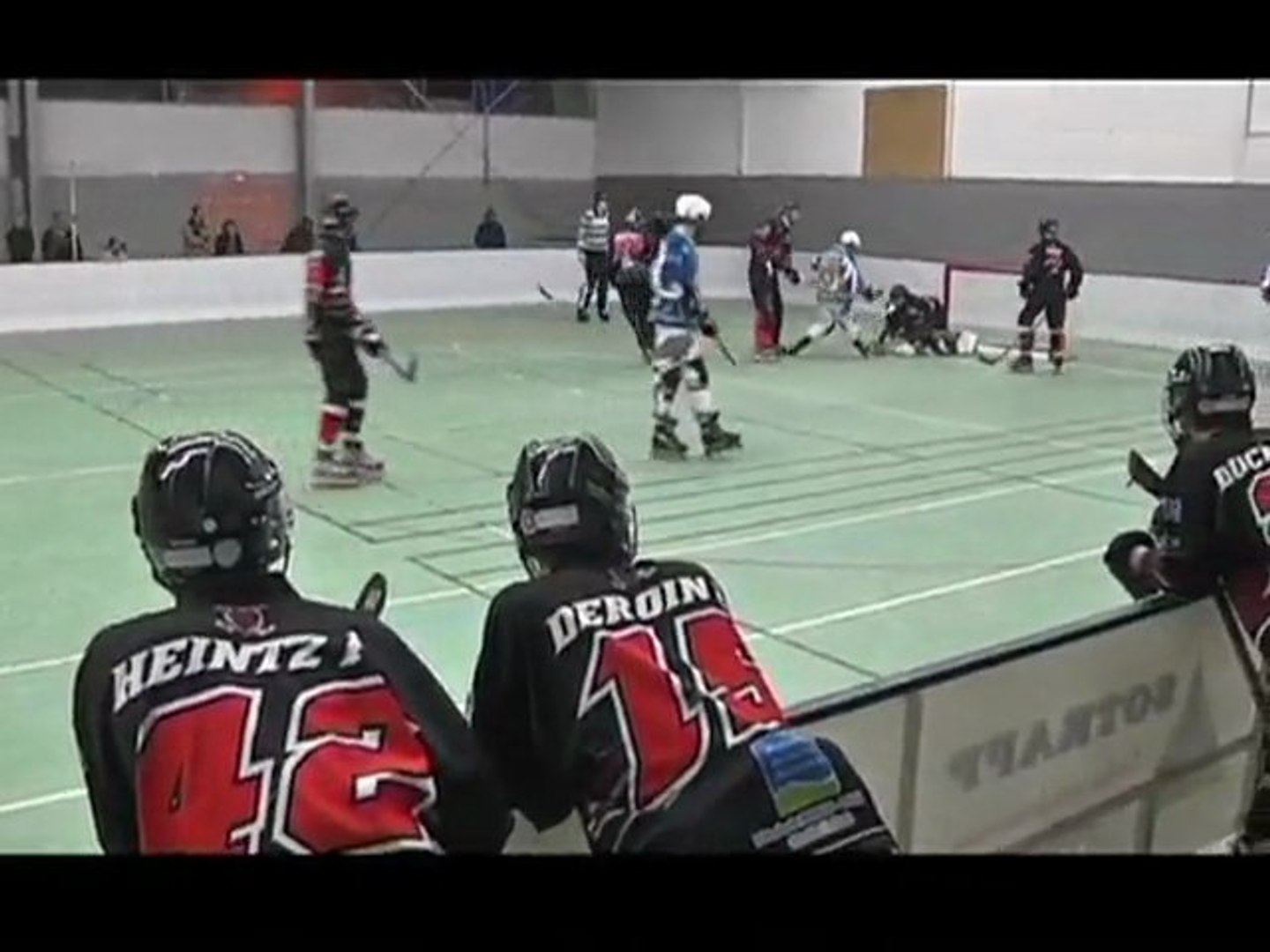 Troyes s'incline contre Moreuil (Roller Hockey N1) - Vidéo Dailymotion