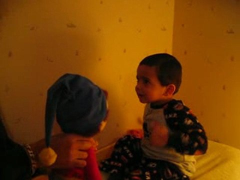 Conversation entre Yanis et oui oui en arabe!!