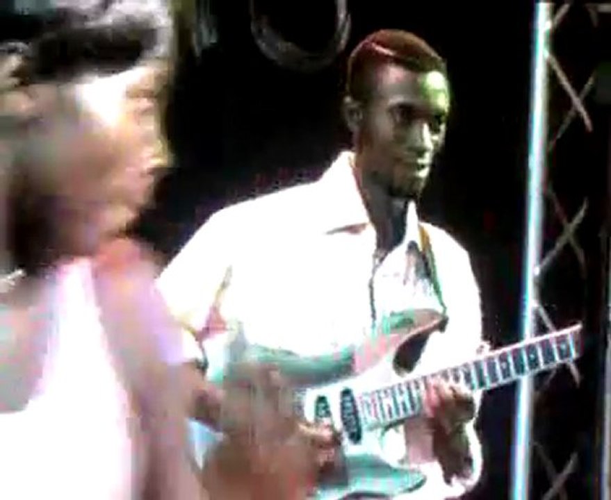 REDDY AMISI " ASSISTANTE SOCIALE "