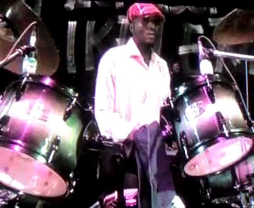 REDDY AMISI " VERITE KINUANI "