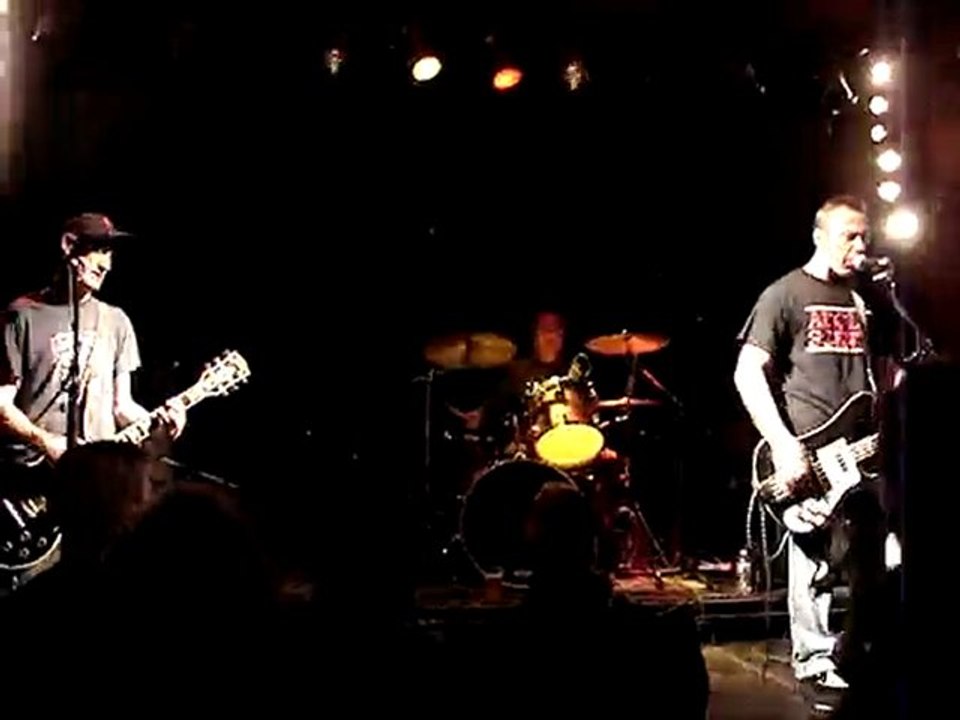 Les Prouters-Patrons de tous les pays, suicidez-vous