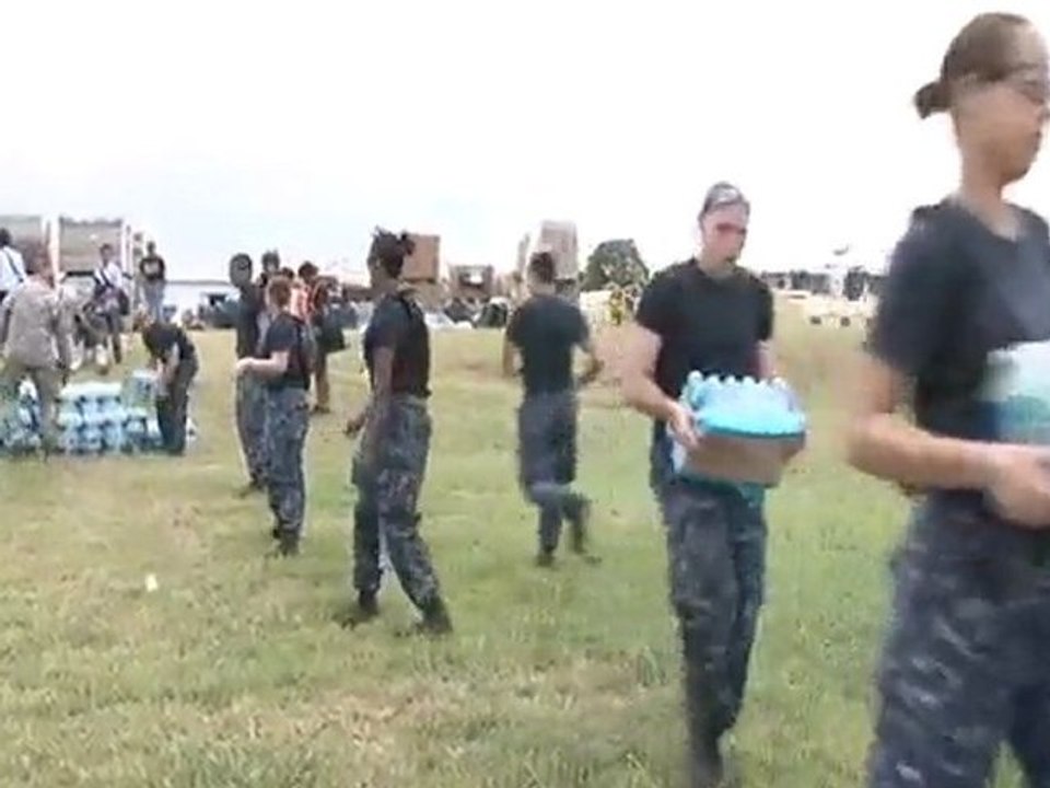 USS Carl Vinson (CVN 70) makes, distributes water to Haitian
