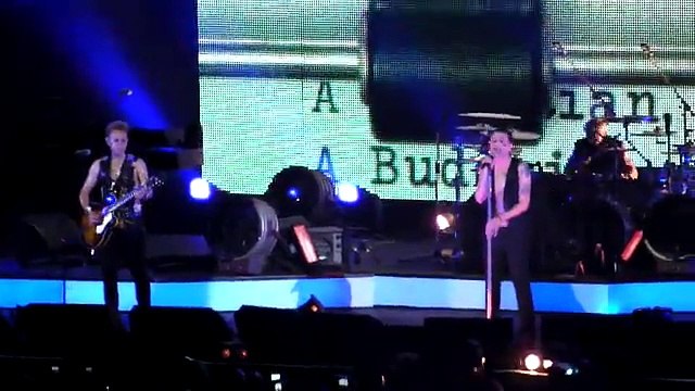 Depeche Mode - Precious (Live @ Paris Bercy 2010)