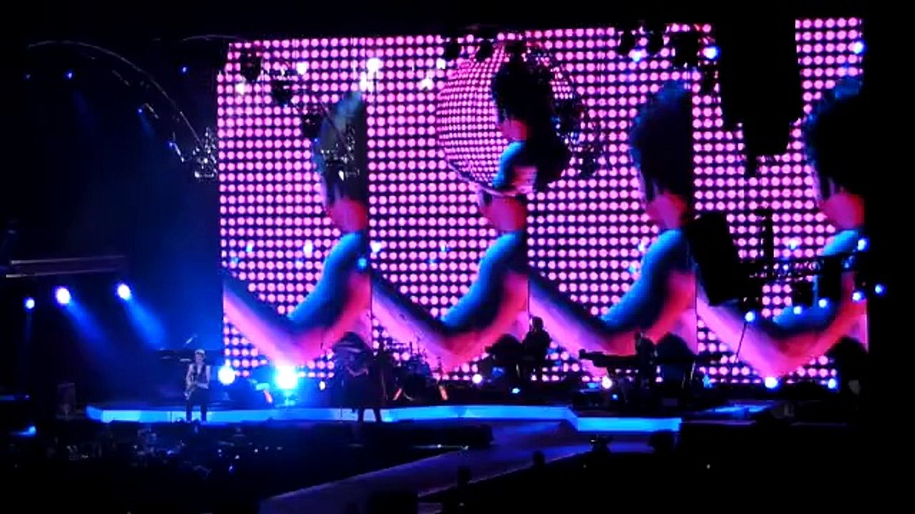 Depeche Mode - It's No Good (Live @ Paris Bercy 2010)