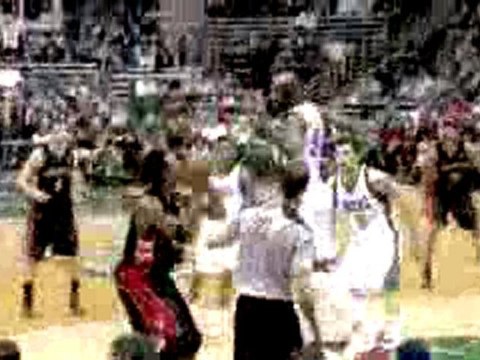 Chris Bosh scored a career-high 44 points and added 12 rebou