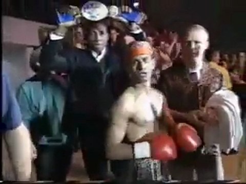 Un boxeur incroyable ! Regardez Prince Nassim Hamed