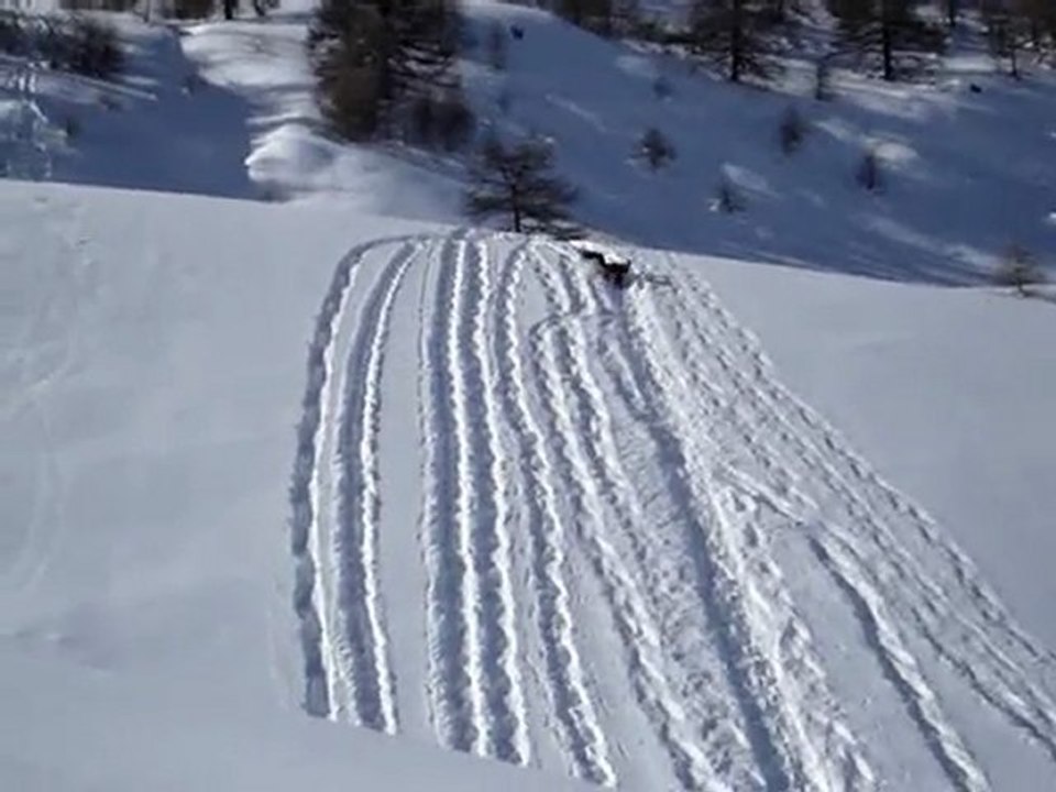 Romain fait de la luge...