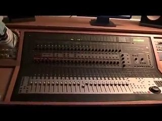 DAYMONE FEAT BAKAR  " VIE PARALLELE