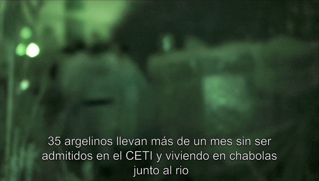 Argelinos abandonados a su suerte junto al CETI de Melilla.