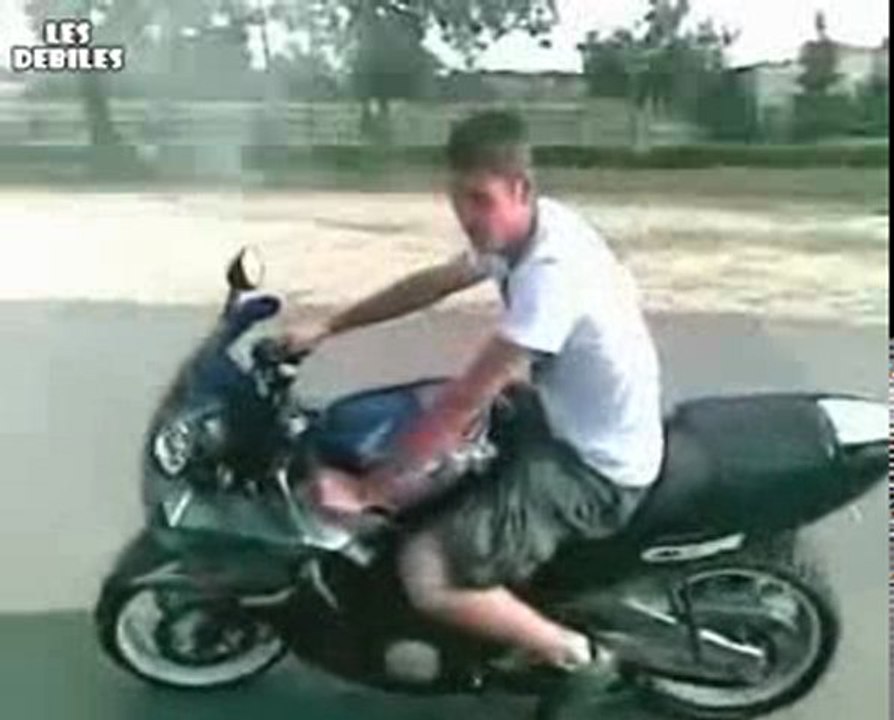 kéké au parking