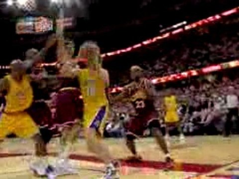 LeBron James SUPER BLOCK Pau Gasol.