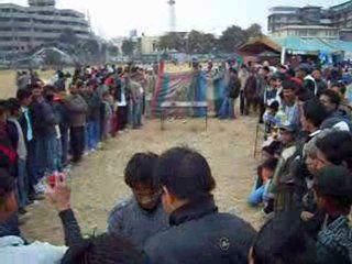 Jeu de massacre au festival de Lochhar à Kathmandou