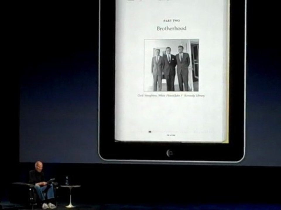 Steve Jobs présente l'iPad et sa bibliothèque