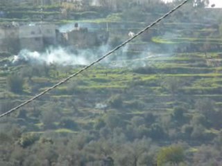 ערבים מתפרעים ליד נווה צוף חלמיש2