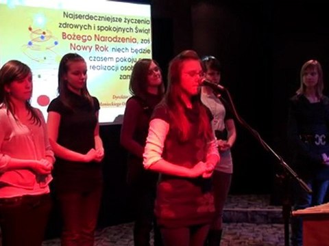Kolędy w wykonaniu młodzieży działającej przy MOK