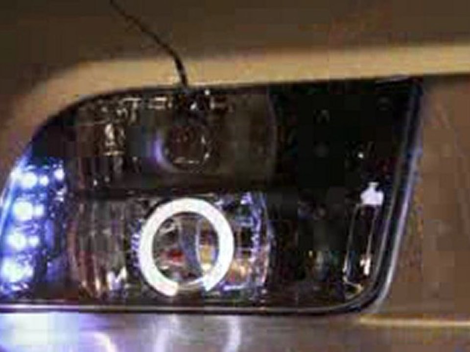 05-09 Mustang Projector Head Light Features