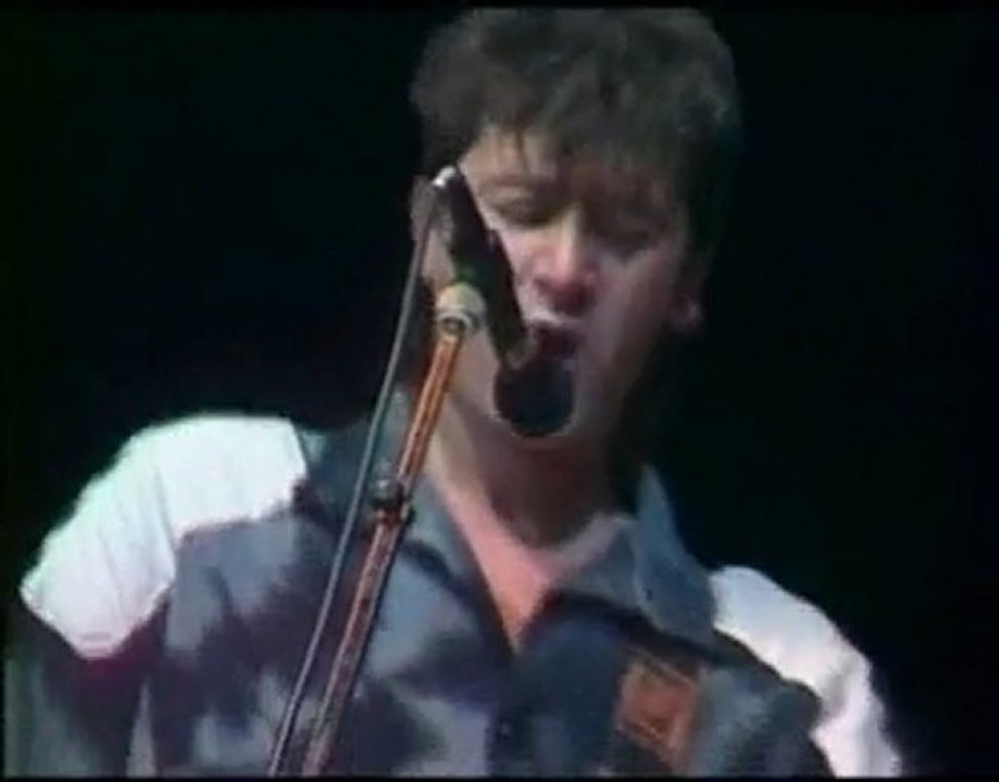 Alain Bashung Ça cache quekchose Live La Courneuve 1985