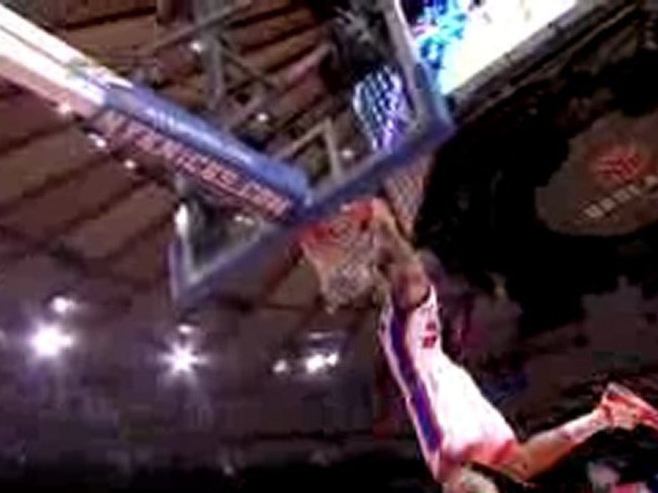 Nate Robinson and Wilson Chandler bring a little showtime to