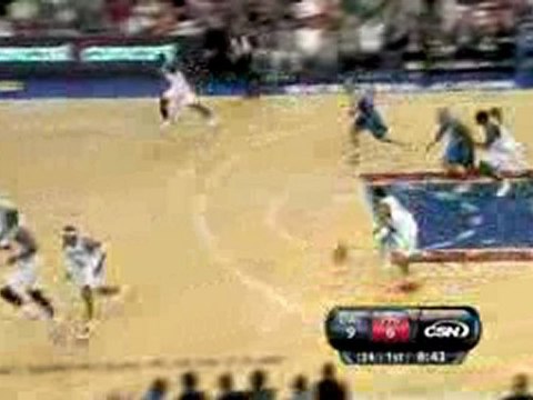Andre Iguodala passes ahead to Jrue Holiday, who drains a ni