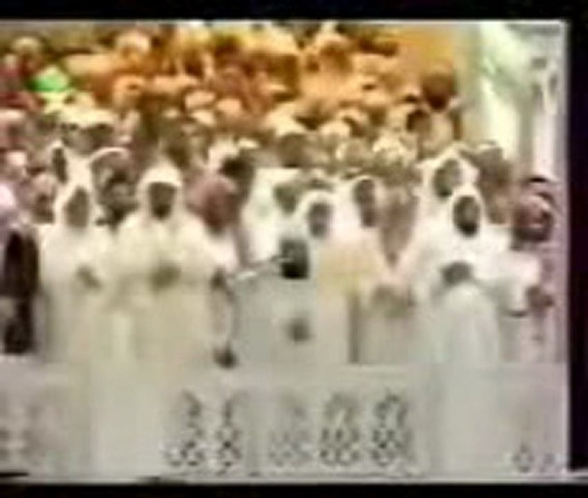 Mekkeli Imam Aglayarak Fatiha Suresini Okuyor