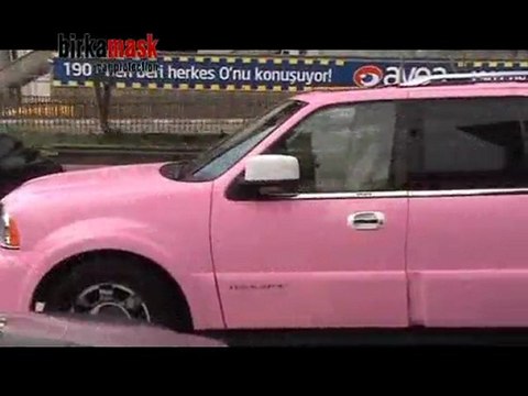 Folyo ile Arac Renk Degisimi Pembe Lincoln Navigator