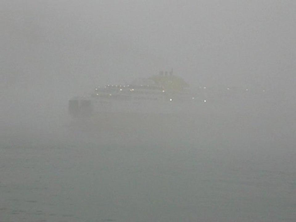 DEPART CAR FERRY LE HAVRE DANS LE  BROUILLARD (3)