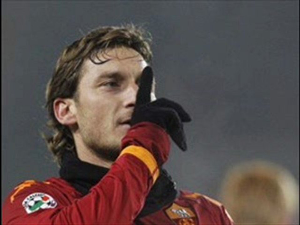 Juventus 1-2 AS Roma: Totti, Riise enchanting