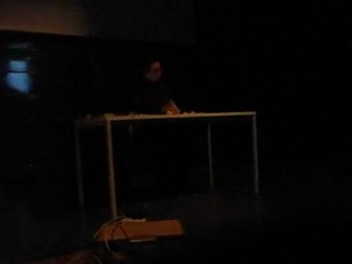 Anne Laforet interprète la Licence Art Libre à l'ESADSE