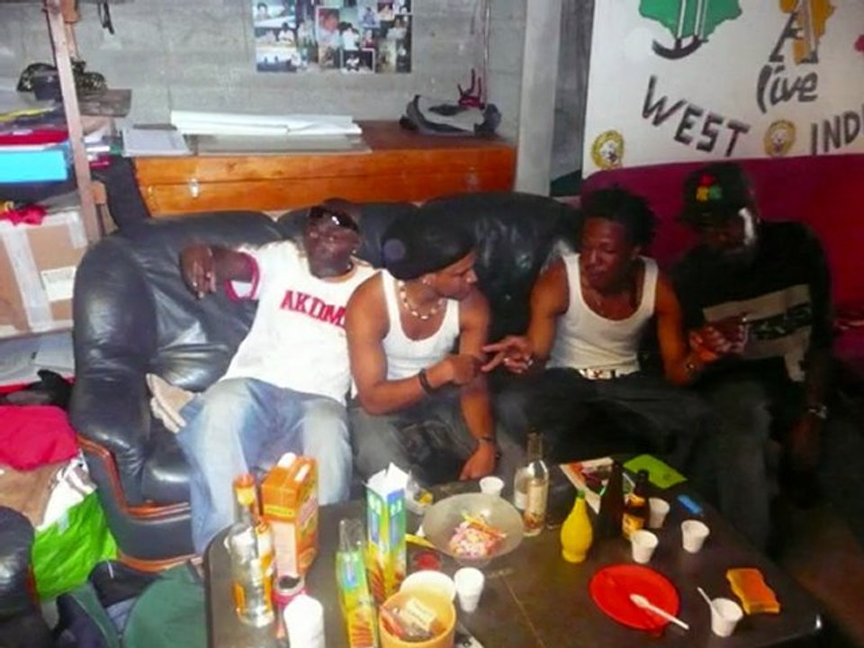 kooldog  kila them