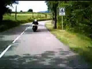 Chouettes petites routes avec caméra Oregon sur casque