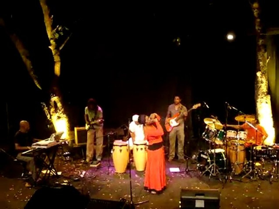 Nathalie Natiembé & Frédéric PIOT (batterie/percus)