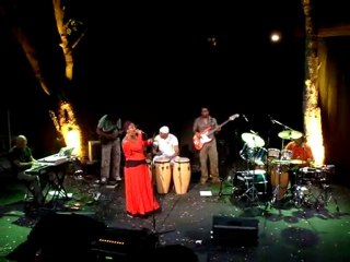 Nathalie Natiembé & Frédéric PIOT (batterie/percus)