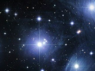 La Lune et les Pléiades