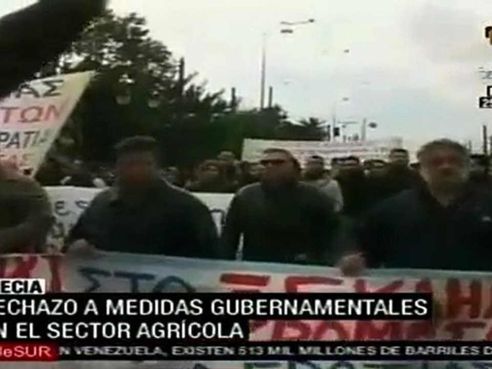 Agricultores bloquean carreteras en Grecia