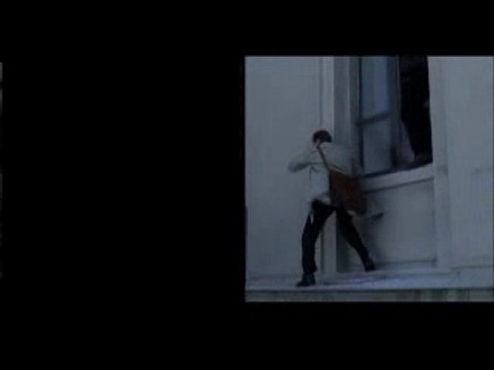 Kiefer Sutherland -- Mambo No5.