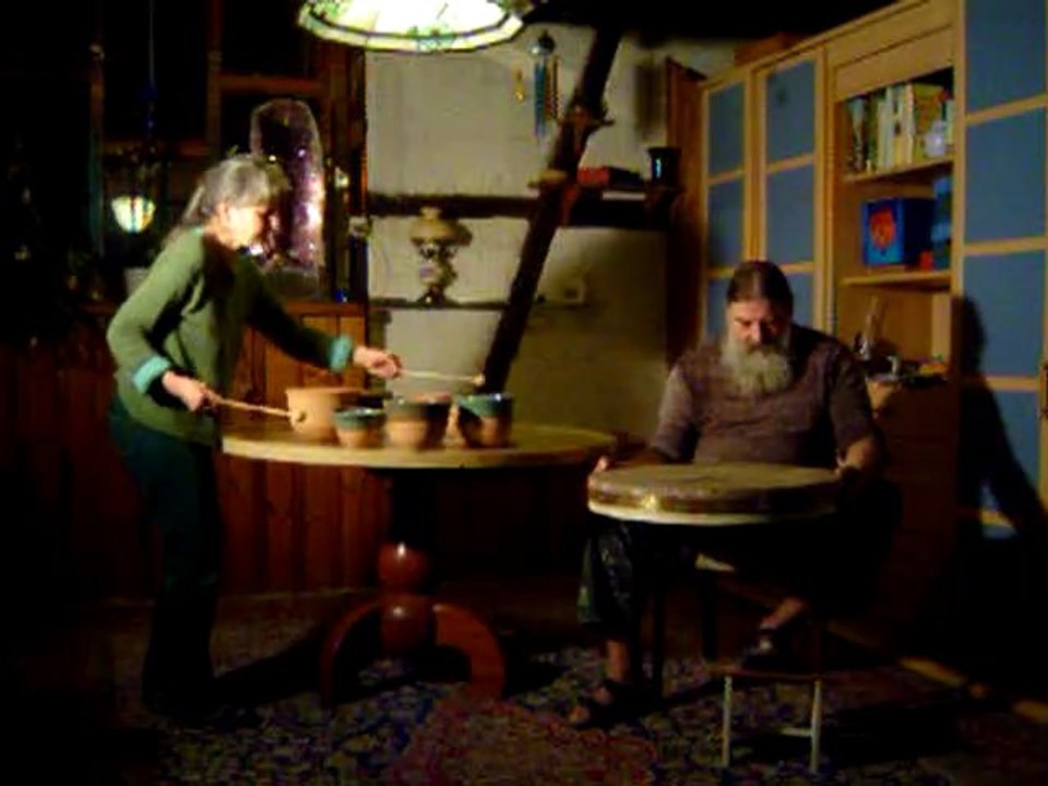 Ozeantrommeln und Klangschalen aus der Klangwerkstatt Kreati