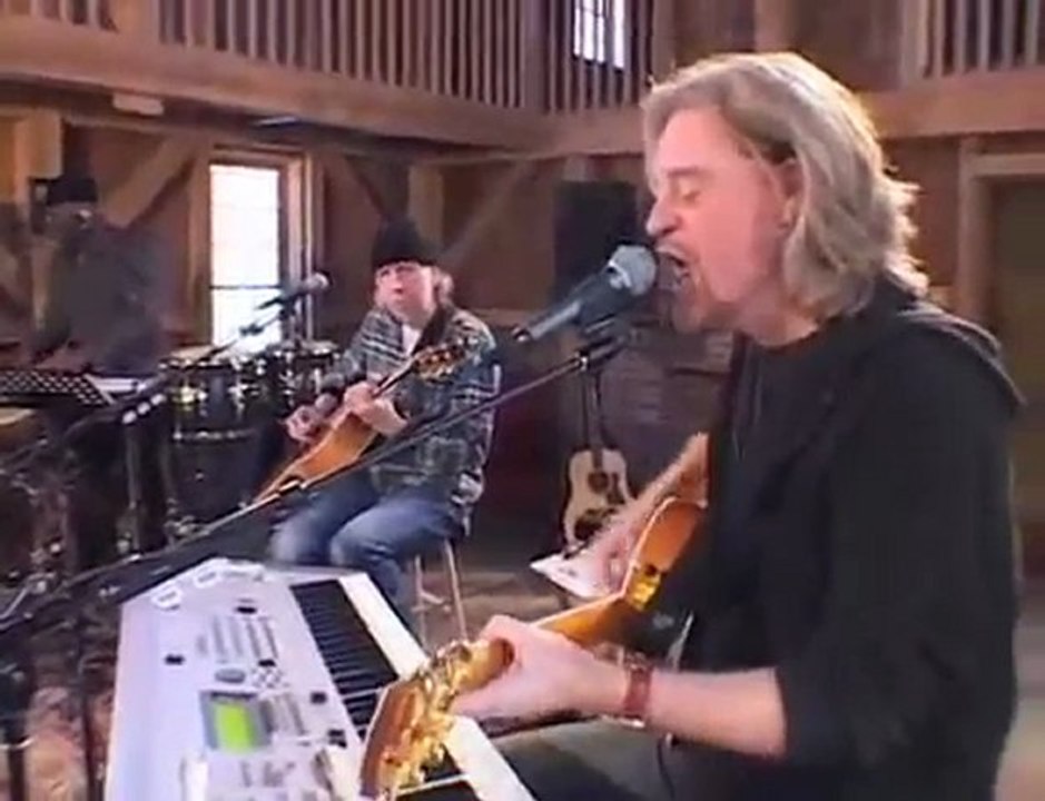 Daryl Hall and Travis McCoy - Don't Let Me Be Misunderstood