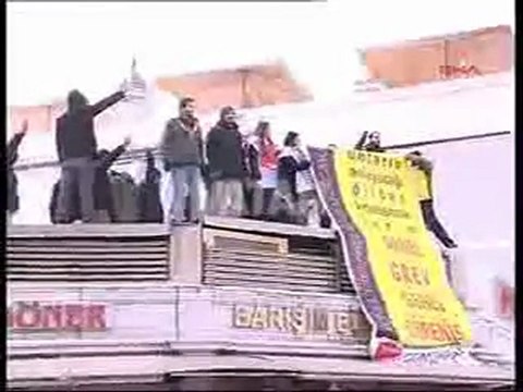 SDP'lilerden Tekel direnişine destek için Taksim'de işgal 3