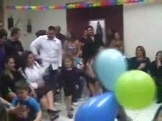 yo bailando en el cumople anios de mi hijo hahahahah
