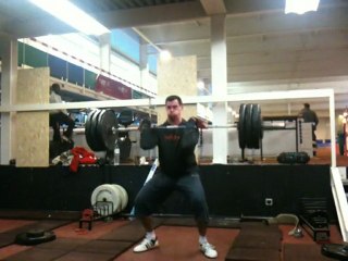 Haltéro Tom épaulé  3x120kg