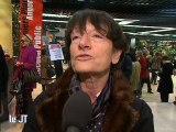 Premiers plans Angers: Alain Delon pose un lapin!