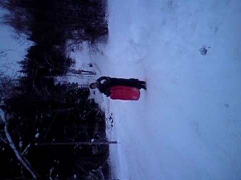 Första gången sonen åker pulka med sin far!