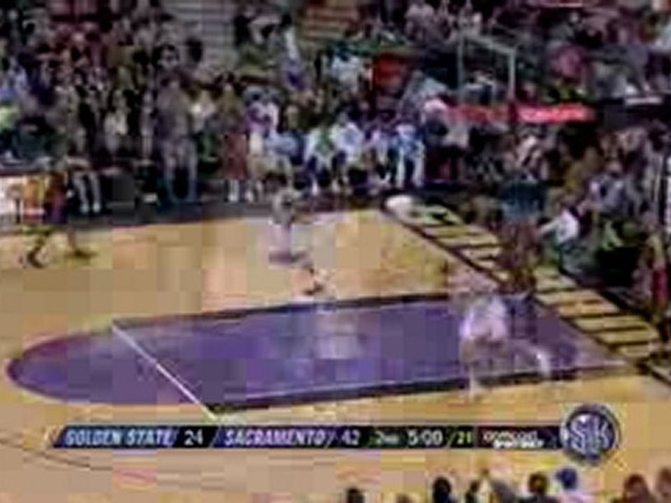 Spencer Hawes blocks the shot and it leads to Tyreke Evans g