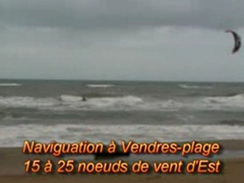 Naviguation en kite à l'embouchure de l'aude. VENDRES-plage.