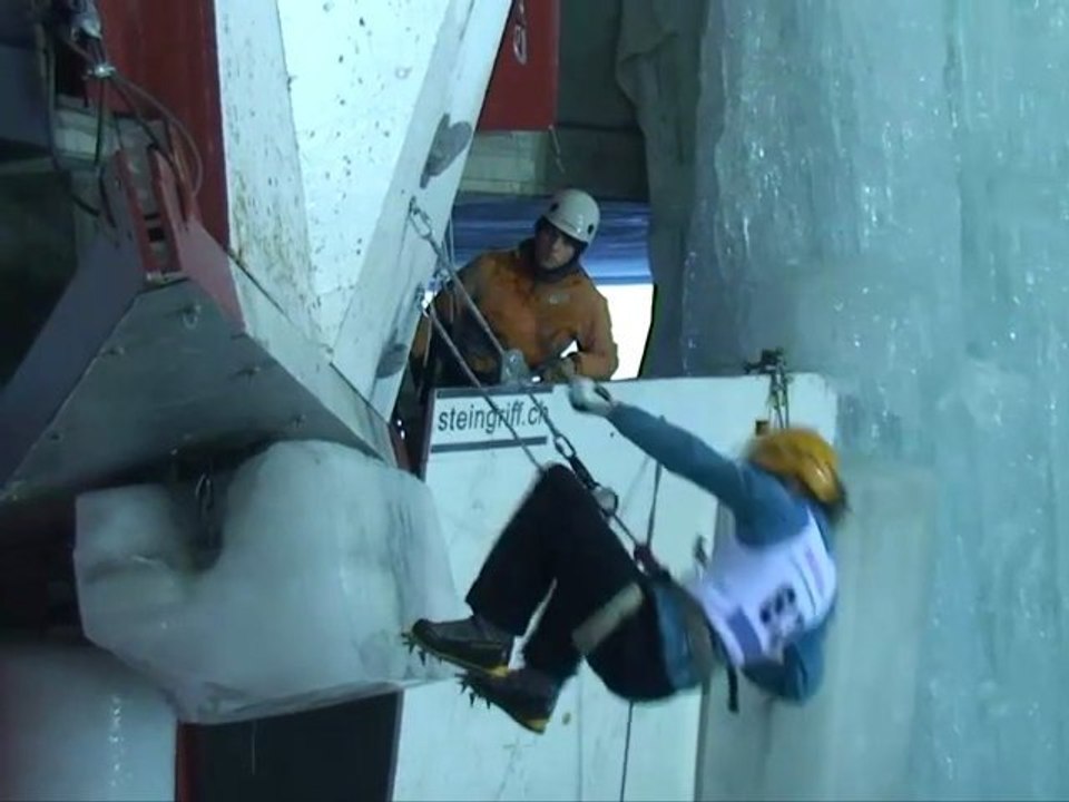 Découpe de corde au piolet