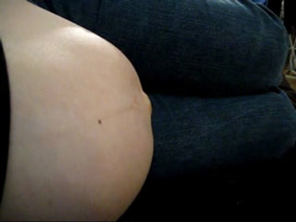 la puce dans mon bidon (début 8ème mois)