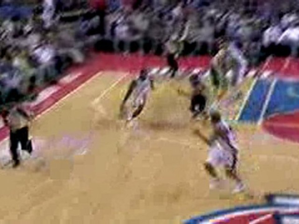Jonas Jerebko takes a feed from Rodney Stuckey and finishes