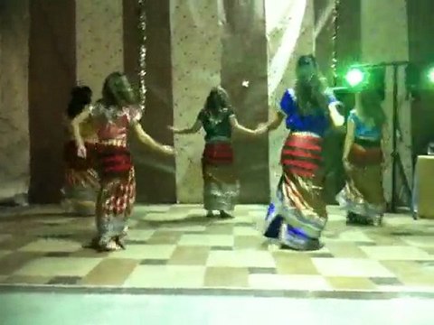 Danse Kabyle (berbère) par la Troupe TILLELI