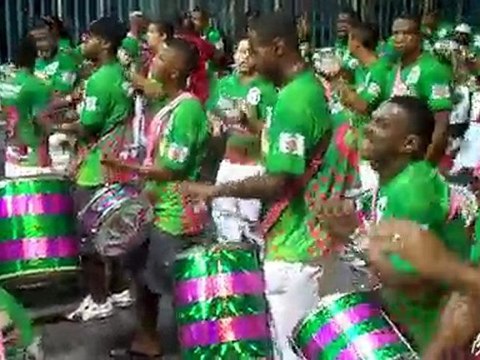 repetition technique carnaval de rio 2010 Mangueira ensaio