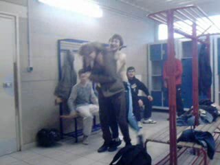 jojo qui se fait attaquer